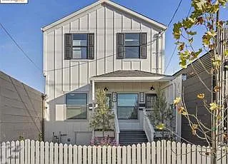 844 Pine St photo 1