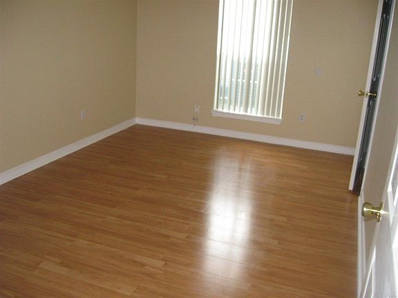 5th image of 1912 Gulf Bay Ln