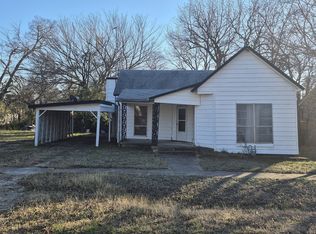 307 W Spruce St, Whitewright, TX 75491
