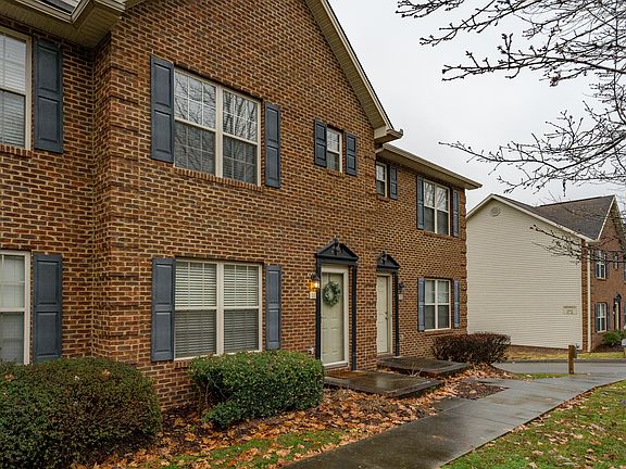 4th image of 1809 W Lakeview Dr APT 11