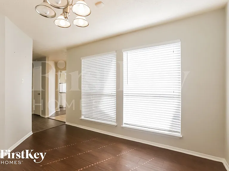 17522 Davenway Dr — Photo 6