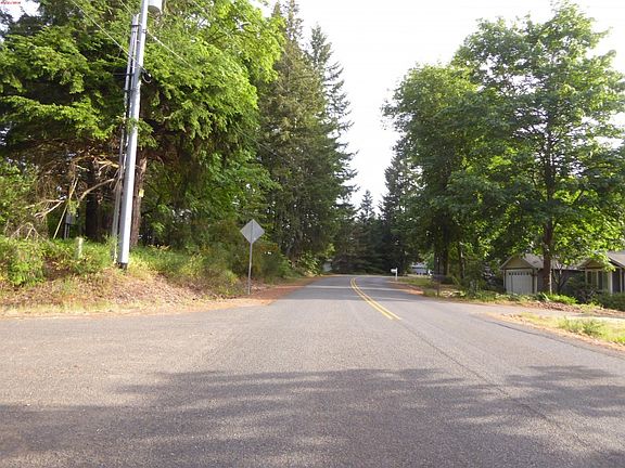5th image of 2211 Lake Dr SW