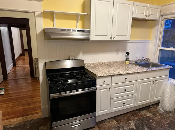 149 Conway St #2, Greenfield, MA 01301