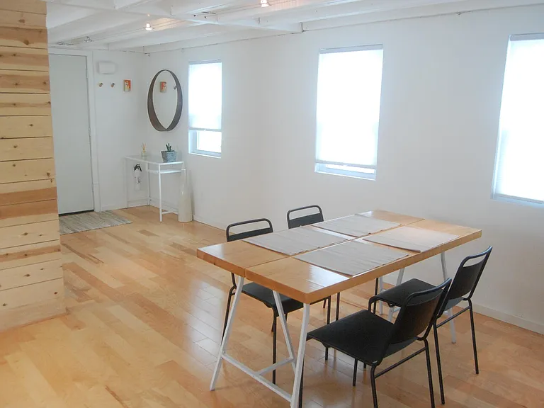 1014 Exchange St — Photo 11