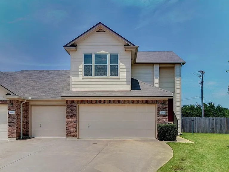 1039 Janae Ct — Photo 2