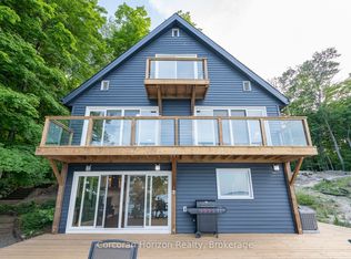 77 McArthur Dr, Penetanguishene, ON L9M 1X3