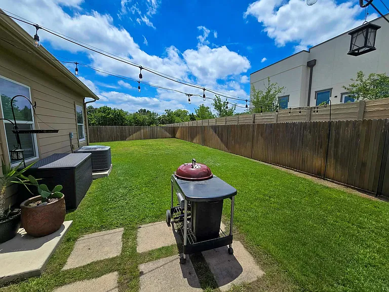1403 Brashear Ct — Photo 27