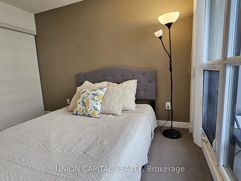 19 Singer Ct #1011 — Photo 14