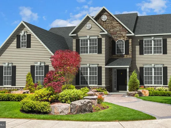 836 N Wales Rd, Blue Bell, PA 19422