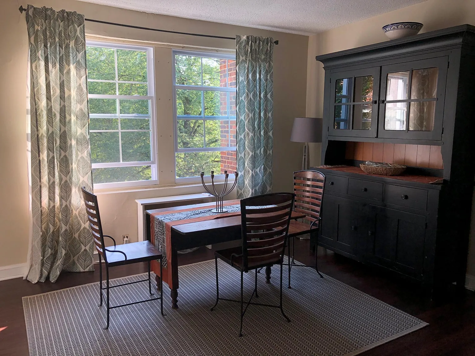 1 bed, 706 sqft, $2,200 — Photo 2