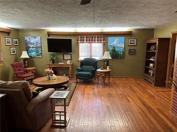 5th image of 237 Meadow Lark Dr
