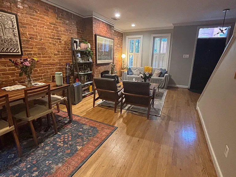 656 Acker Pl NE — Photo 6