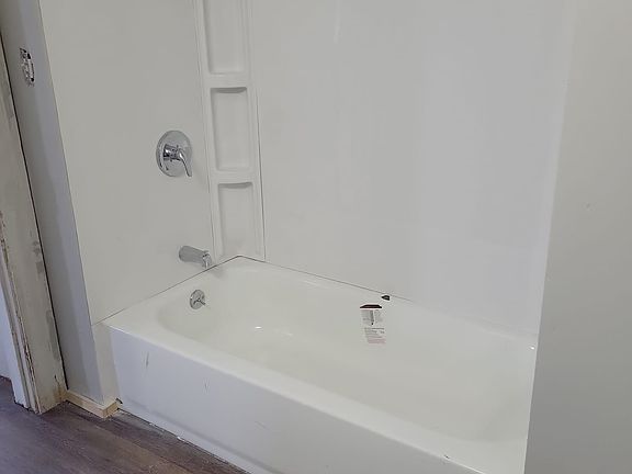 3rd image of 18618 Saint Clair Ave APT 2