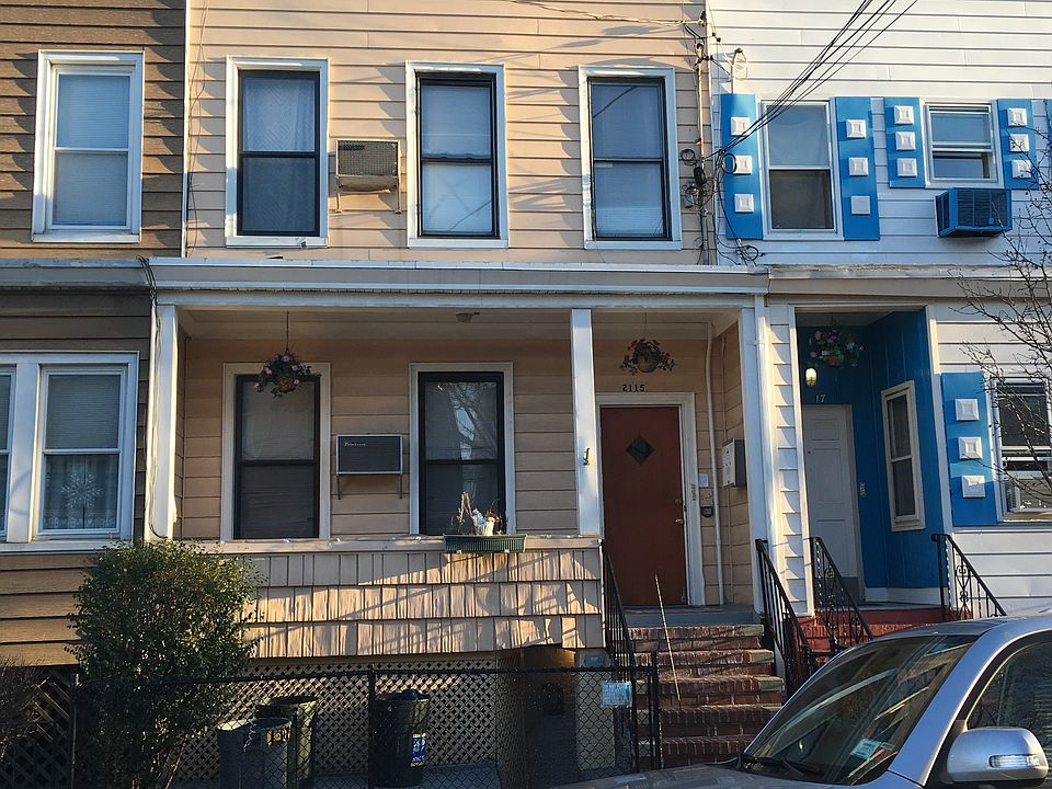 1st image of 2115 41st St