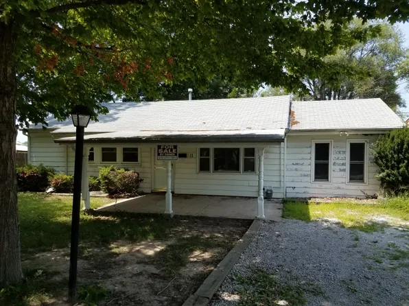 11 Goodman Rd, Cahokia, IL 62206