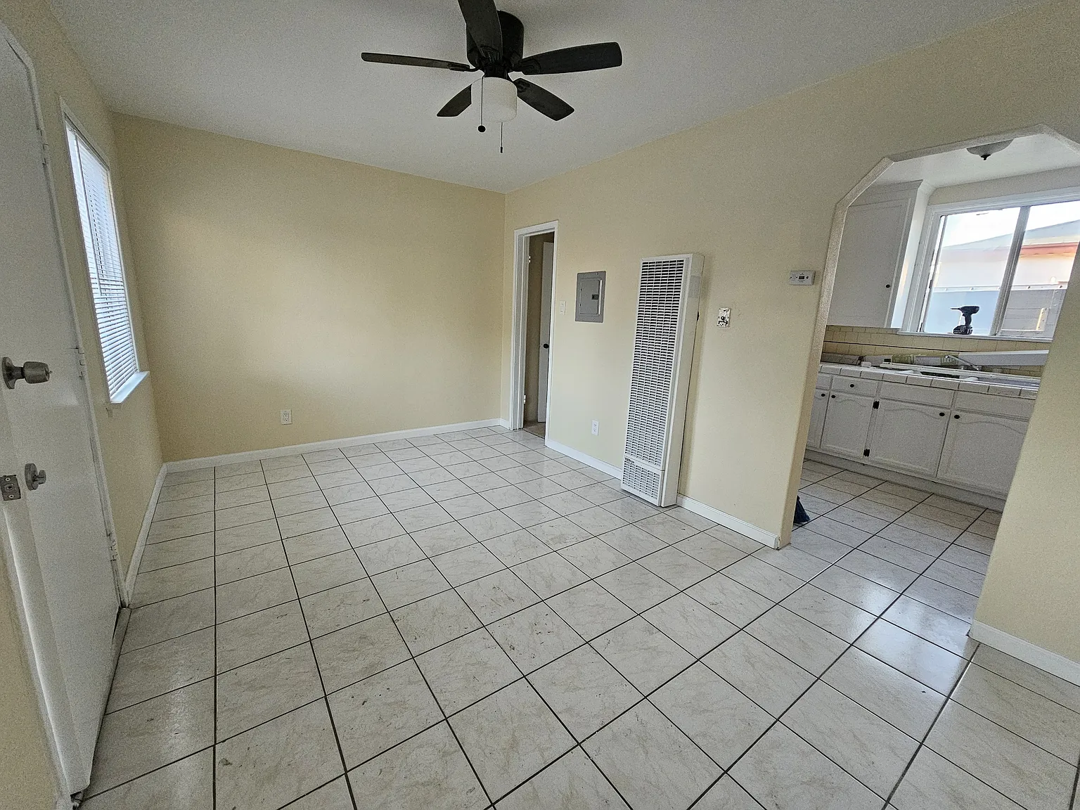 E 54th St, Maywood — Photo 3