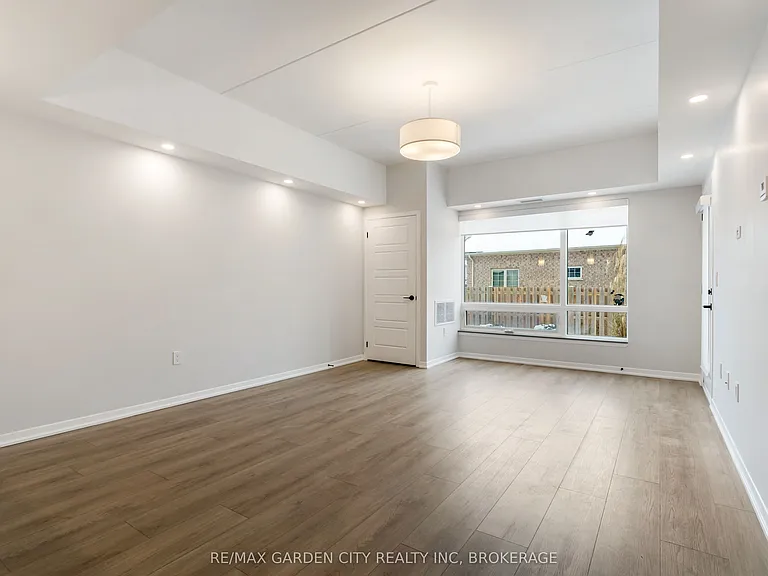 3998 Victoria Ave #110 — Photo 9