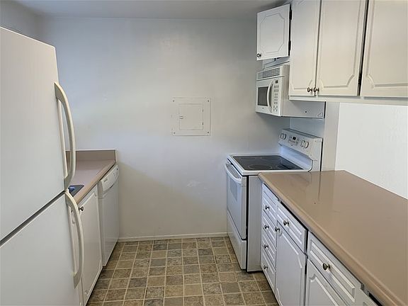 5th image of 5042 Glide Dr APT 3