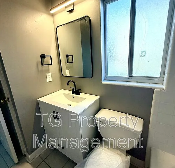402 Lower 8th Ave S #5 — Photo 12