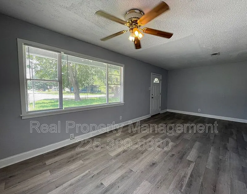 3 bed, 1.0 bath, 1512 sqft, $1,225 — Photo 4