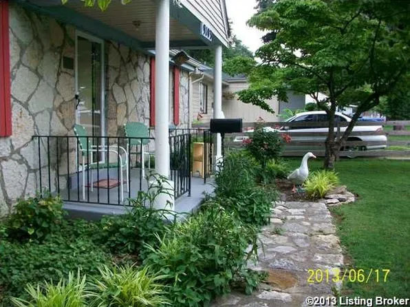 9103 La Grange Rd, Lyndon, KY 40242