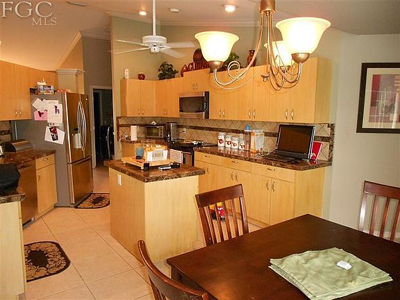 4th image of 3107 SW 18th Pl