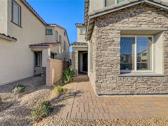 4th image of 7061 Range Valley St