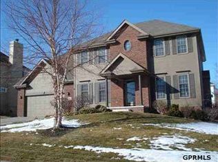 17806 Washington Cir, Omaha, NE 68135