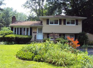 6 Pocono Rd, Norwalk, CT 06851