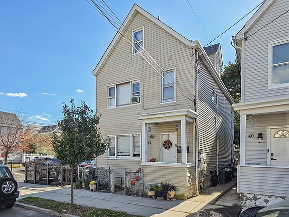 4th image of 42 Grand St