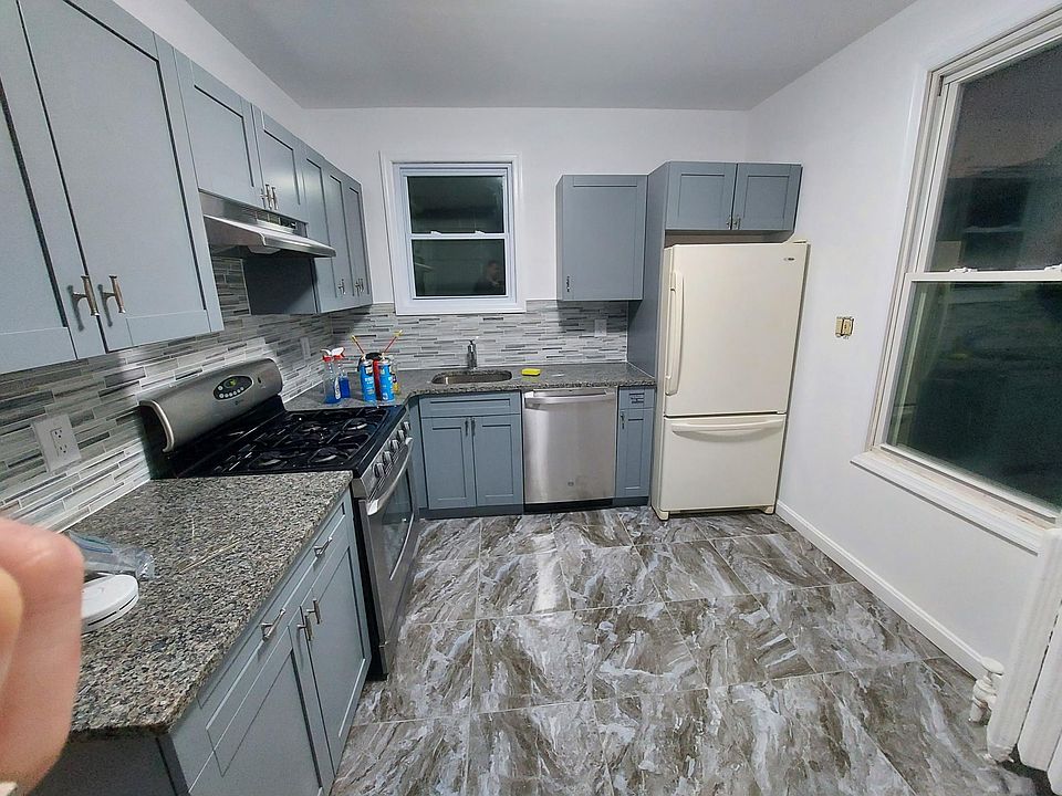 1st image of 21 Linden Ave Floor 2