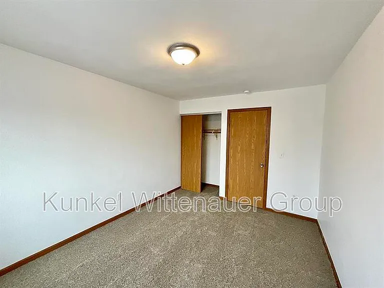 156 Marion Dr — Photo 8