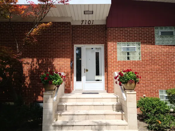7101 E Prairie Rd, Lincolnwood, IL 60712