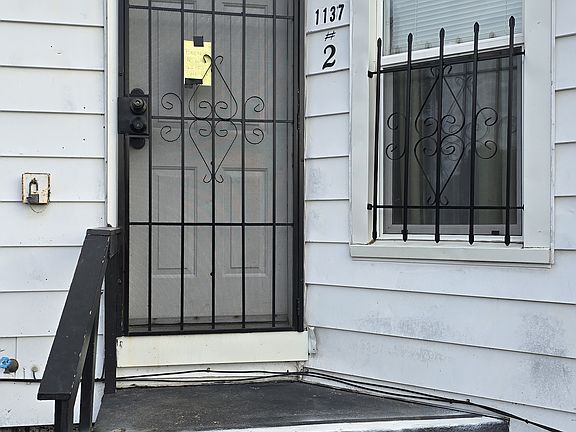 2nd image of 1137 N Main St #2