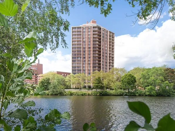 1010 Memorial Dr #17-C, Cambridge, MA 02138