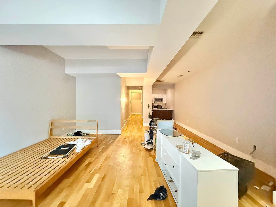 1st image of 70 Kosciuszko St APT 1A