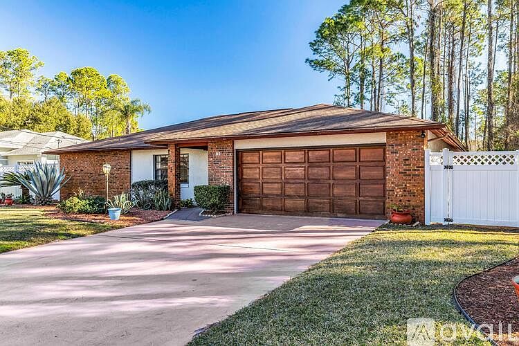 1st image of 32 Breeze Hill Ln