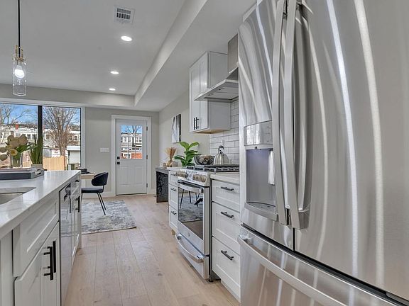 4th image of 417 Ingraham St NW