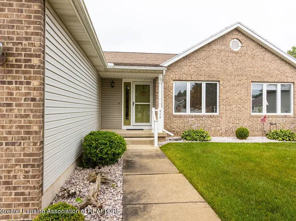 606 White Pine Blvd #14, Lansing, MI 48917
