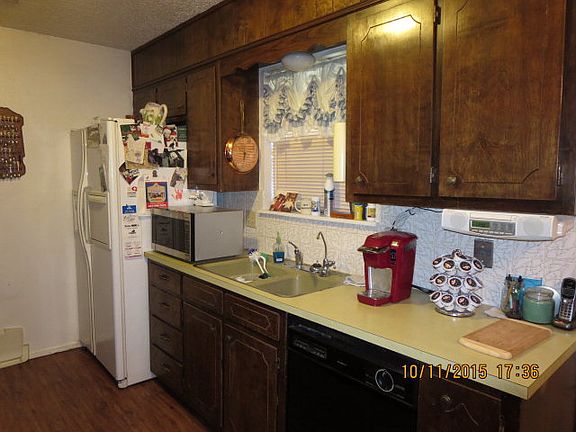 5th image of 8731 Pica Ave