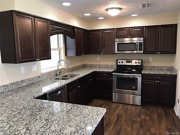 4th image of 2414 W Gardenia Dr