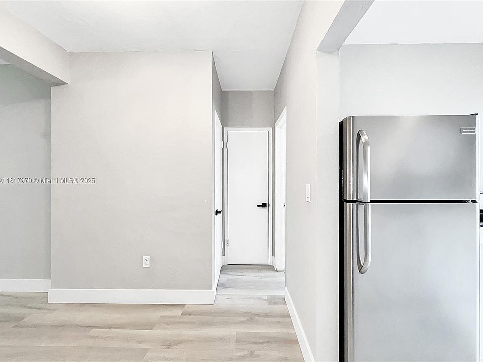 1st image of 934 Meridian Ave APT 1