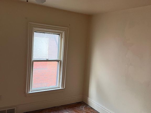 5th image of 605 Pine Ave #2