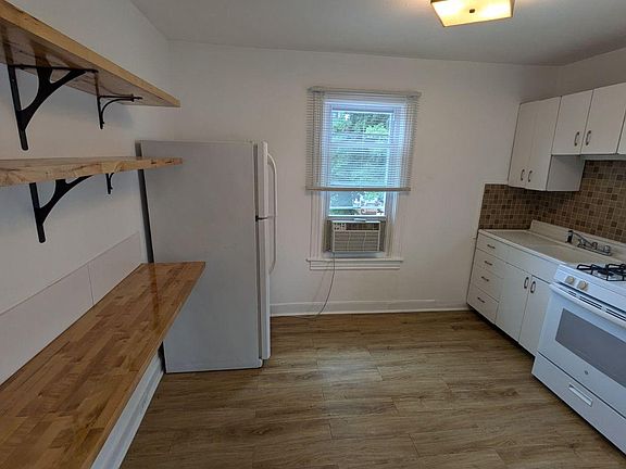 kitchen with breakfast bar