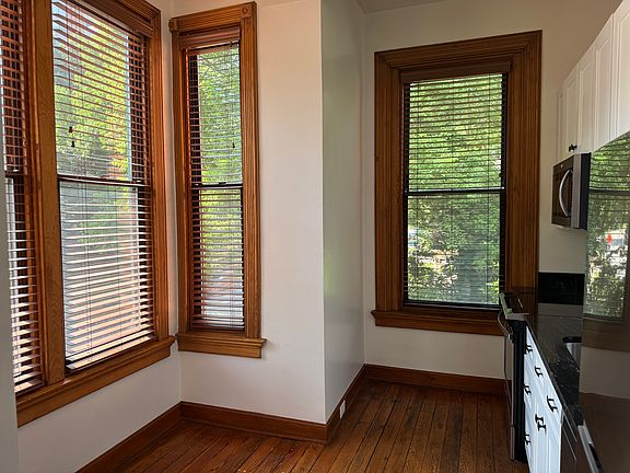3rd image of 2121 Saint James Ave