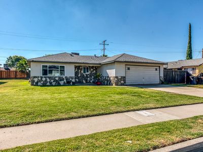8625 La Vaca Way, Hanford, CA, 93230