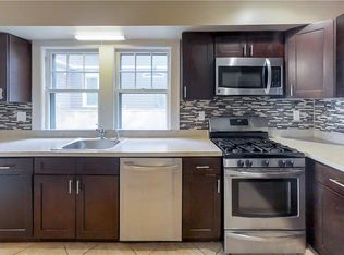 117 Whitney St, Hartford, CT 06105