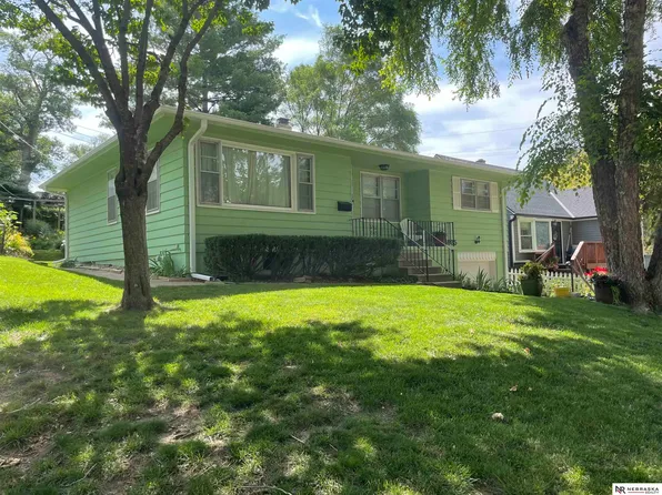 1935 S 37th St, Omaha, NE 68105