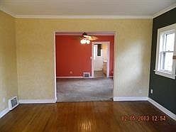 2nd image of 721 N Chicago Ave