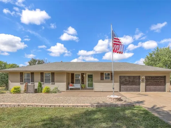 23009 148th St, Leavenworth, KS 66048